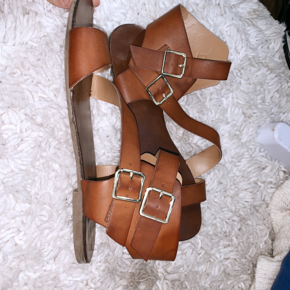 Tan Sandles